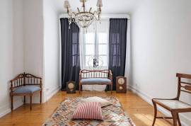 5 Bedroom Art Déco Apartment for Sale in Anjos, Lisbon | 197m² Luxury Heritage Property 5 Bedroom Art Déco Apartment for Sale in Anjos, Lisbon | 197m² Luxury Heritage Property