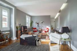 5 Bedroom Art Déco Apartment for Sale in Anjos, Lisbon | 197m² Luxury Heritage Property 5 Bedroom Art Déco Apartment for Sale in Anjos, Lisbon | 197m² Luxury Heritage Property