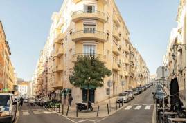 5 Bedroom Art Déco Apartment for Sale in Anjos, Lisbon | 197m² Luxury Heritage Property