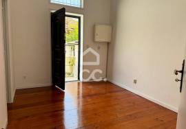 2 bedroom villa for rent with outdoor space next to the Salgueiros Metro 2 bedroom villa for rent with outdoor space next to the Salgueiros Metro