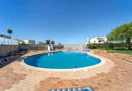 Guia - Commercial property with access to communal swimming pool Guia - Commercial property with access to communal swimming pool