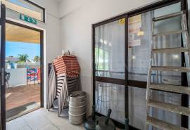 Guia - Commercial property with access to communal swimming pool Guia - Commercial property with access to communal swimming pool