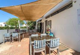 Guia - Commercial property with access to communal swimming pool Guia - Commercial property with access to communal swimming pool