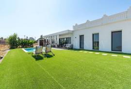 Tavira – Modern country 3+1 bedroom villa with large plot, pool and sea views Tavira – Modern country 3+1 bedroom villa with large plot, pool and sea views