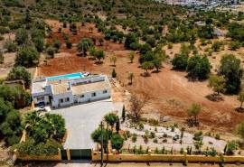 Tunes – Charming 4-bedroom Villa with infinity pool and privacy Tunes – Charming 4-bedroom Villa with infinity pool and privacy