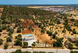 Tunes – Charming 4-bedroom Villa with infinity pool and privacy Tunes – Charming 4-bedroom Villa with infinity pool and privacy