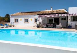 Tunes – Charming 4-bedroom Villa with infinity pool and privacy Tunes – Charming 4-bedroom Villa with infinity pool and privacy