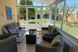 A Spacious House Offering 190 M2 Of Living Space On 1003 M2 Of Land, With Lovely Views And A Superb Landscaped Garden. A Spacious House Offering 190 M2 Of Living Space On 1003 M2 Of Land, With Lovely Views And A Superb Landscaped Garden.