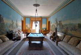 Stunning Domaine On The Canal Du Midi With Chateau, Cottages And Annexes On A Plot Of 5.63 Ha.