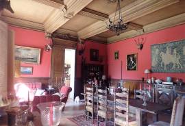 Stunning Domaine On The Canal Du Midi With Chateau, Cottages And Annexes On A Plot Of 5.63 Ha.