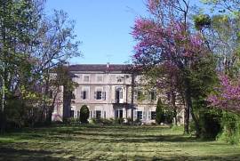Stunning Domaine On The Canal Du Midi With Chateau, Cottages And Annexes On A Plot Of 5.63 Ha.