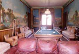 Stunning Domaine On The Canal Du Midi With Chateau, Cottages And Annexes On A Plot Of 5.63 Ha.