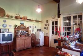 Stunning Domaine On The Canal Du Midi With Chateau, Cottages And Annexes On A Plot Of 5.63 Ha.