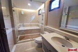 Detached House 4 bedrooms, 5 bathrooms, secured compound, closed to Asoke intersection, BTS and subway! Detached House 4 bedrooms, 5 bathrooms, secured compound, closed to Asoke intersection, BTS and subway!