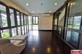 Detached House 4 bedrooms, 5 bathrooms, secured compound, closed to Asoke intersection, BTS and subway! Detached House 4 bedrooms, 5 bathrooms, secured compound, closed to Asoke intersection, BTS and subway!