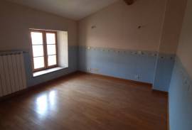 7 room, 208m2 House for sale in Lespignan - 189 000 € * 7 room, 208m2 House for sale in Lespignan - 189 000 € *