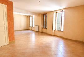 7 room, 208m2 House for sale in Lespignan - 189 000 € * 7 room, 208m2 House for sale in Lespignan - 189 000 € *