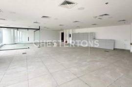 Partitioned I 12 cheques I 3 parking spaces