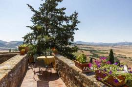 Historic apartment with panoramic terrace, Pienza, Siena - Tuscany