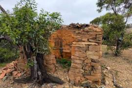 MIXED LAND WITH 71,000 M2 - WITH RUIN - WELL - LAKE - SEA VIEW - POSSIBILITY OF CONSTRUCTION - HOUSING AND/OR TOURISM - CHAMPANA - TAVIRA - ALGARVE