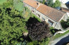 Country Home with Indoor Pool Between Villefagnan and Ruffec - €145150 Country Home with Indoor Pool Between Villefagnan and Ruffec - €145150