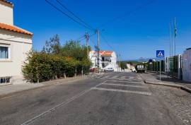 Urban land of 155 m2 intended for commerce or services and hotels or housing in Parchal -Lagoa