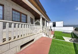 Detached stone villa with four bedrooms, with furniture included. Detached stone villa with four bedrooms, with furniture included.
