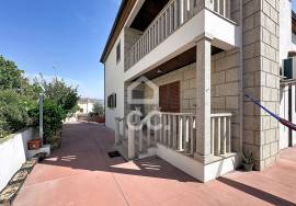 Detached stone villa with four bedrooms, with furniture included. Detached stone villa with four bedrooms, with furniture included.