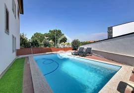 Detached stone villa with four bedrooms, with furniture included. Detached stone villa with four bedrooms, with furniture included.