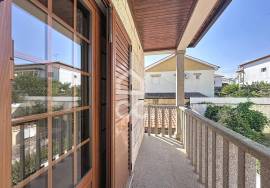 Detached stone villa with four bedrooms, with furniture included. Detached stone villa with four bedrooms, with furniture included.