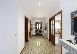 Detached stone villa with four bedrooms, with furniture included. Detached stone villa with four bedrooms, with furniture included.
