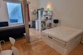 0 bedroom apartment for rent 750m from the metro of Faria Guimarães, Porto