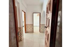 Apartamento T2 com garagem box, no Estoril