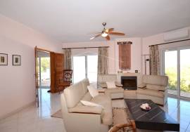 Classic 5‑Bed. Villa with Fantastic Sea and Countryside Views