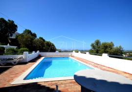 Classic 5‑Bed. Villa with Fantastic Sea and Countryside Views