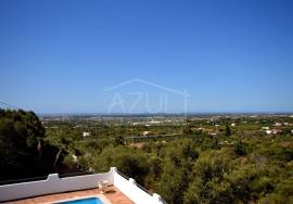 Classic 5‑Bed. Villa with Fantastic Sea and Countryside Views