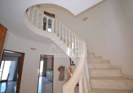 Classic 5‑Bed. Villa with Fantastic Sea and Countryside Views