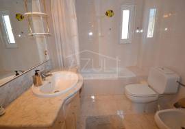 Classic 5‑Bed. Villa with Fantastic Sea and Countryside Views