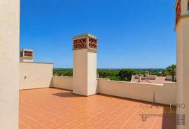 Vilamoura – Palmyra Residence: Top-Floor T3, 80sqm Rooftop Terrace, Private Lift