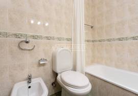 Bright 2 bedroom apartment with 2 bathrooms and large balcony located in the city center of Lagos
