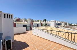 2+1 Bedroom Semi-Detached House with Rooftop, Garage and Swimming Pool in Guia, Albufeira