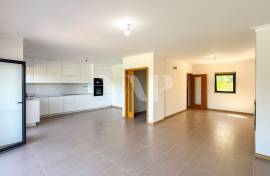2+1 Bedroom Semi-Detached House with Rooftop, Garage and Swimming Pool in Guia, Albufeira