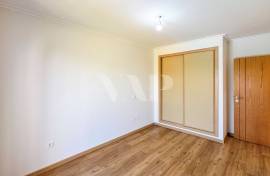 2+1 Bedroom Semi-Detached House with Rooftop, Garage and Swimming Pool in Guia, Albufeira