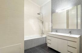 2+1 Bedroom Semi-Detached House with Rooftop, Garage and Swimming Pool in Guia, Albufeira