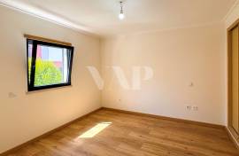 2+1 Bedroom Semi-Detached House with Rooftop, Garage and Swimming Pool in Guia, Albufeira