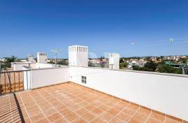 2+1 Bedroom Semi-Detached House with Rooftop, Garage and Swimming Pool in Guia, Albufeira