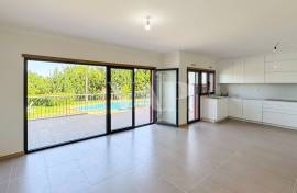 2+1 Bedroom Semi-Detached House with Rooftop, Garage and Swimming Pool in Guia, Albufeira