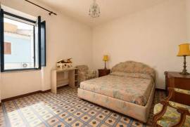 Stunning 8 bed Townhouse for Sale In Santa Teresa Gallura Sardinia Italy