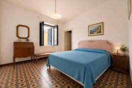 Stunning 8 bed Townhouse for Sale In Santa Teresa Gallura Sardinia Italy