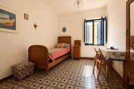 Stunning 8 bed Townhouse for Sale In Santa Teresa Gallura Sardinia Italy